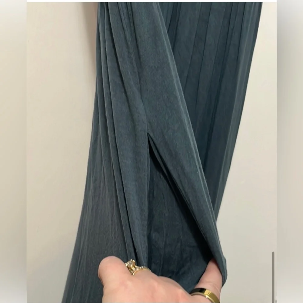 Casual Soft Blue Maxi Dress with Side Slit Size Large Dress or Cover Up - Picture 4 of 4